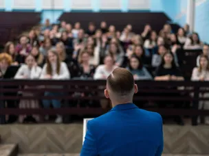 В подведомственных Минпросвещения России педагогических вузах на бюджетной основе обучаются 70% студентов