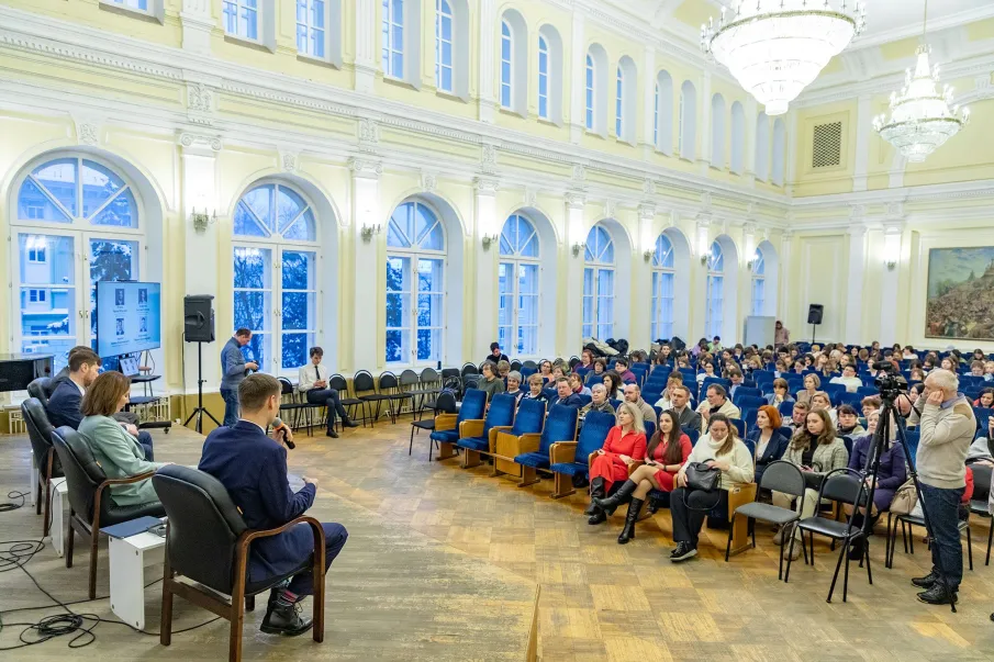 Настоящее и будущее школьного образования обсудили в ННГУ