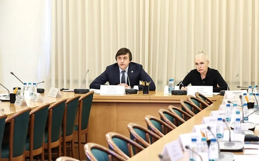 Сергей Кравцов представил итоги развития системы образования в 2024 году на заседании Комитета Госдумы по просвещению