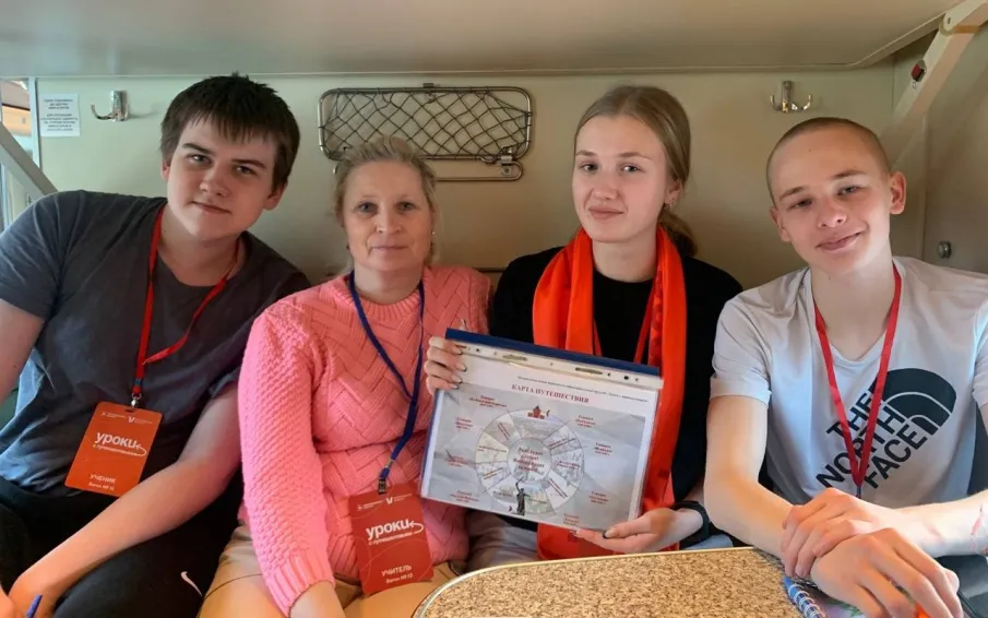 Глеб Никитин поручил проработать вопрос о продолжении проекта «Уроки с путешествием»