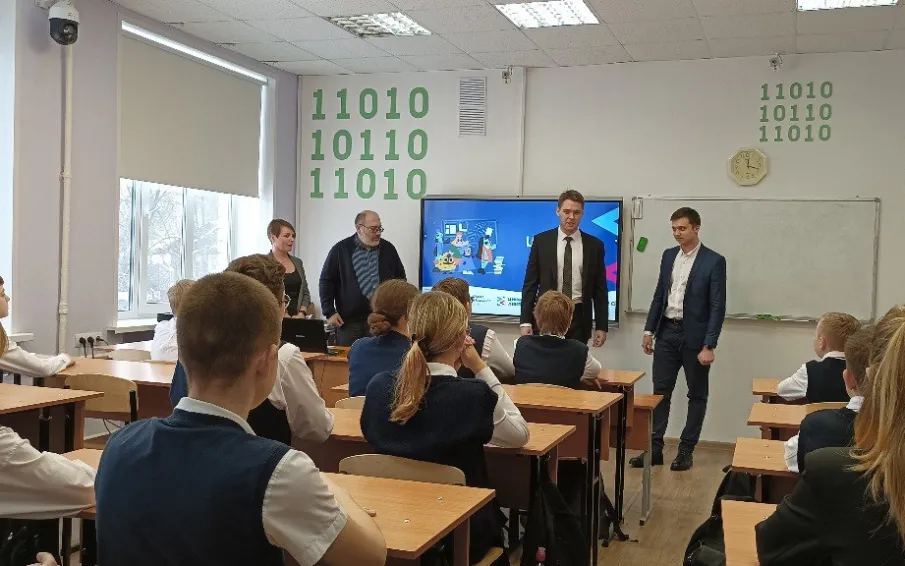 Замминистра цифрового развития Нижегородской области Денис Запруднов провел урок по кибербезопасности