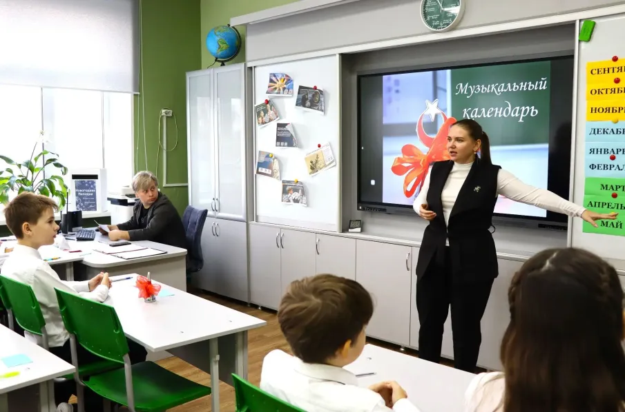 Мелодии, посвященные сразу трем праздникам, прозвучат в нижегородских школах вместо звонков в ноябре