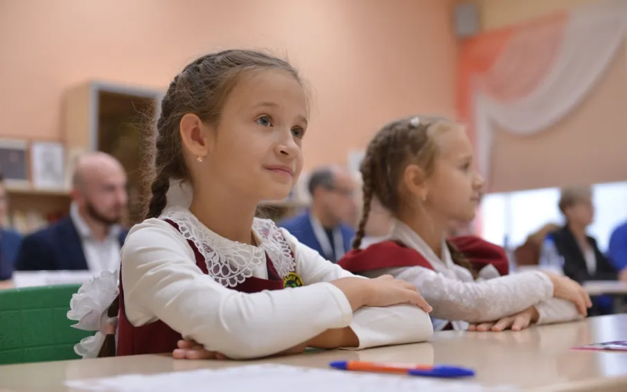 Глава государства подписал Федеральный закон о единых школьных общеобразовательных программах