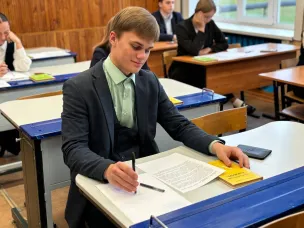 Нижегородские выпускники 11-х классов написали пробное итоговое сочинение (изложение)