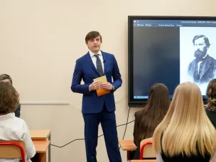 Министр просвещения предложил провести встречу учителей начальных классов с их учениками, перешедшими в выпускные классы